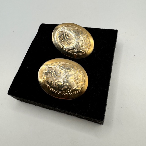 Vintage CORO PEGASUS Signed EARRINGS - Picture 2 of 3